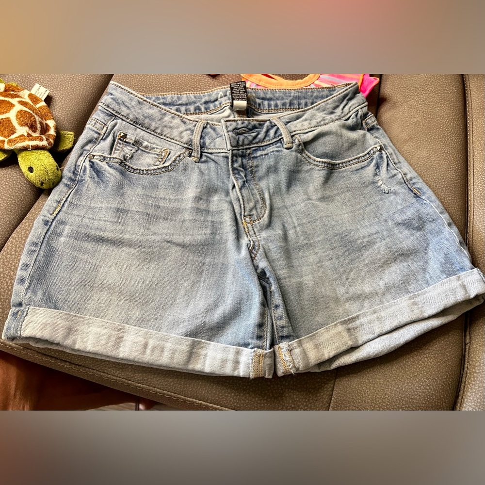 Size 2 Apt 9 lds shorts